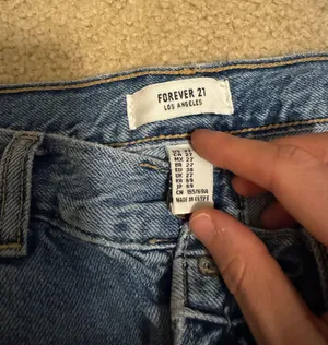 Forever 21 Jeans thumbnail 3