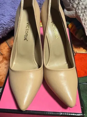 Women's Tan Pumps Size 5.5 thumbnail 1
