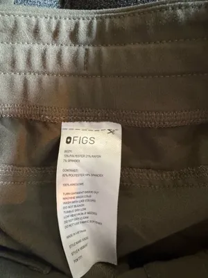 FIGS Scrubs Set thumbnail 3