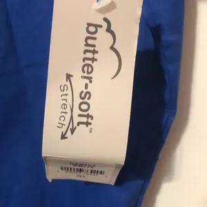 NWT Butter Soft Stretch Xl Blue Scrub Top thumbnail 5