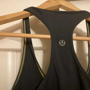 Lululemon Racerback Tank Top Dark Gray Solid Pullover Lightweight Size 4 Classic thumbnail 3