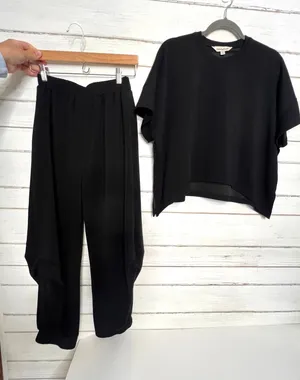 Davis & Dani Black 2 Pc Matching Set Size Small Flowy Pants & Top thumbnail 1