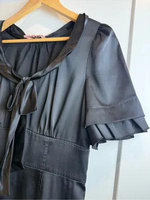 Phoebe Couture Blk Satin Tie Neck Cocktail Dress Flutter Sleeve Ruffle Hem Size8 thumbnail 4