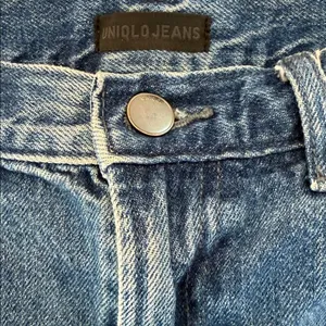 UNIQLO 90s Style Cut Offs 3/4 Denim Shorts thumbnail 7