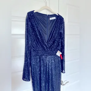 Mac Duggal Ieena Long‎ Sleeve Sequined Gown in Midnight Blue- NWT thumbnail 5