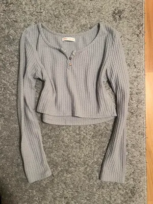 Grey cropped long sleeve top #winterwear No flaws Romwe size S thumbnail 2