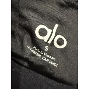 Alo Yoga‎ Womens Black Racerback Sports Bra Size S Solid Scoop Neck Logo Worn thumbnail 6