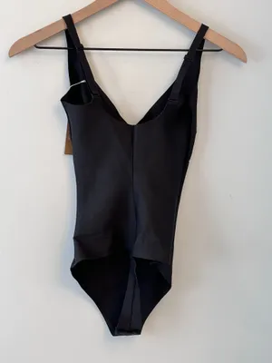 NWT SKIMS Body Plunge Bodysuit Onyx Small BD-THG-3326 SOLD OUT thumbnail 5
