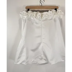 NWT WeWoreWhat Womens Dress White Rose Mini Satin Strapless A Line Party Size 6 thumbnail 8