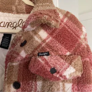 NWOT Wrangler Retro Fuzzy Plaid Sherpa Coat‎ Pink Cream Checkered thumbnail 4