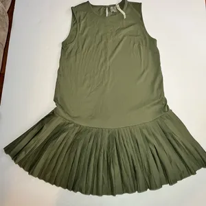 NWT ASOS Design Safari Green Drop Waist Pleated Shift Dress Womens Sz 2 thumbnail 1