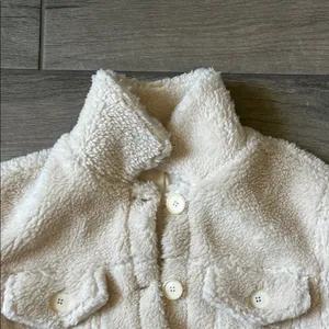 Trendy White Sherpa Jacket thumbnail 5