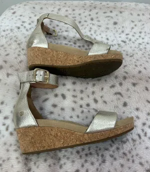 UGG Women’s Zoe II Metallic Gold Wedge Sandals thumbnail 1