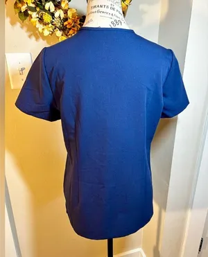 FIGS Technical Collection Casma Three-Pocket V-Neck Scrub Top in Navy Sz XS thumbnail 8