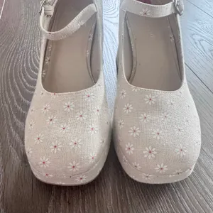 Madden Girl Mantel Mary Jane Platform Pump Daisy Ditsy Floral Coquette Lolita 10 thumbnail 14