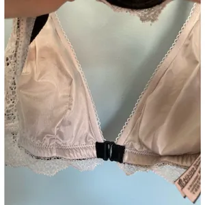 Victoria's Secret Bralette Small White and Black Velvet Trim Lace Feminine thumbnail 5