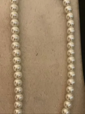BABEYOND Cream Pearl Necklace - Classic Strand thumbnail 3