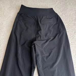 Women's‎ Athleta Size 4 Cardiff Pant Black Business Travel Cuff Ankle thumbnail 6