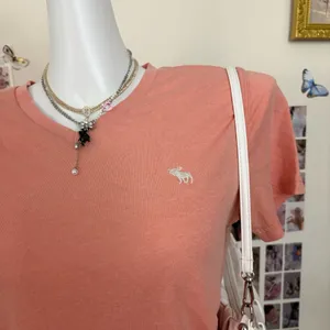 Abercrombie & Fitch Coral Pink V-Neck Short Sleeve Logo T-Shirt Women's Size XS thumbnail 2