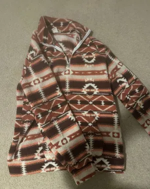 Boutique pull over  thumbnail 1