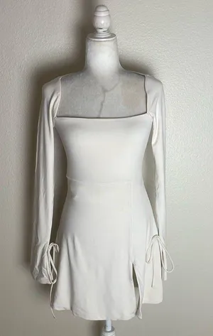 Oh Polly - AMRYN Long Sleeve Sweetheart Neckline Mini Dress in Ivory thumbnail 5