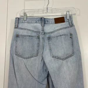 Madewell Size 26 Light Blue Perfect Vintage Jeans Straight Tapered 90s Mom Jeans thumbnail 7