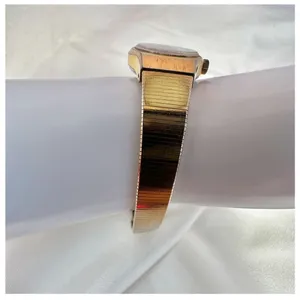 Pulsar gold tone stainless steel vintage watch thumbnail 3
