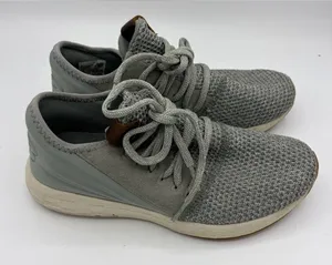 New Balance women’s fresh foam Cruz V2 Decon sneaker green/gray size 7.5 thumbnail 1