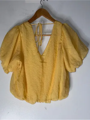 astr the label Yellow‎ Ballon Short Sleeve Tv Neck Top Small thumbnail 2