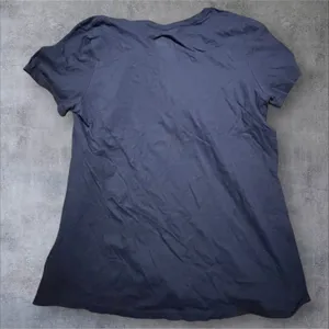 Majestic Boston Red Sox Womens Navy Blue V-Neck Graphic T-Shirt L MLB Baseball thumbnail 2