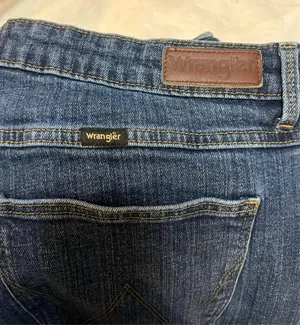 Wrangler Flare High-Rise Jeans Women’s thumbnail 8