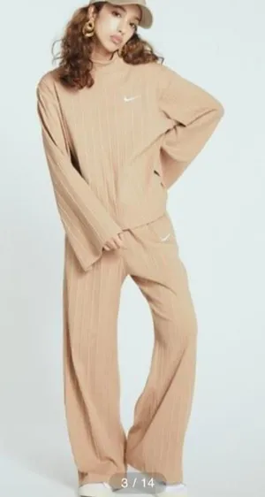 Nike beige tan ribbed wide leg high rise sweatpants in XS #loungewear #utility #basics thumbnail 1