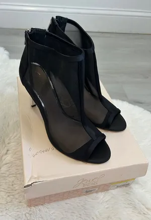 Jewel Badgley Mischka Anastasia Black Mesh Peep Toe Heels thumbnail 1