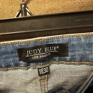 Judy Blue Multicolor Embroidery Pocket High Waist Skinny Jeans Size 11/30 thumbnail 2