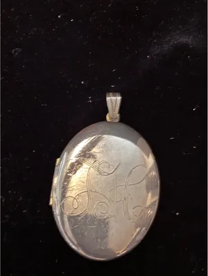 Vintage Oval Locket Pendant, Intricate Hand-Engraved All-Over Floral Design thumbnail 2