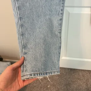 Madewell Classic Straight Full-Length Jeans in Hartsville Wash‎ thumbnail 4