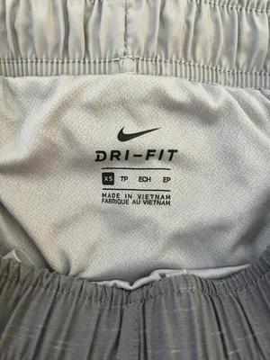 Nike size xs  grey shorts thumbnail 3