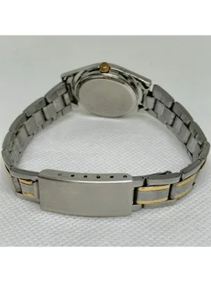 Geneva vintage women’s watch gold silver tone 27mm quartz up to 7.5” running thumbnail 5