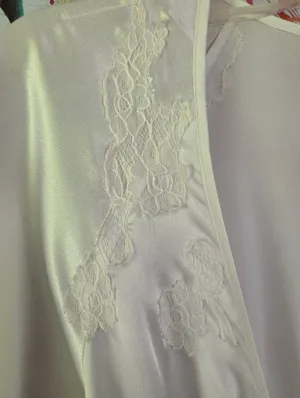Betsey Johnson White Satin Lace Short Robe XS/S thumbnail 5