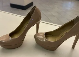 Chic Beige Platform Heels Nude Paten 7M. Very nice! Chinese Laundry thumbnail 1