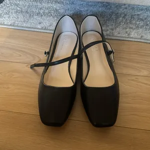 musshoe black square ballet flat Size 8 thumbnail 2