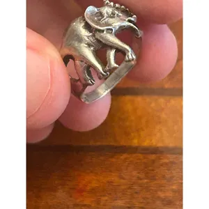 925 Stelring Silver Ring Size 4 Very Cute V22 2.44g Scrap Damaged elephant thumbnail 3