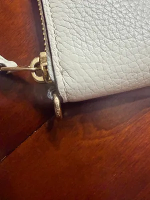 Authentic COACH White Pebbled Leather Wallet / Wristlet – Excellent Condition thumbnail 3