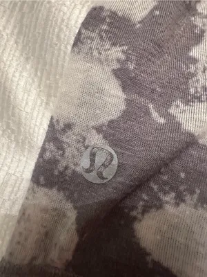 Lululemon size 8 scoop neck Tshirt small pocket cotton grey white thumbnail 8