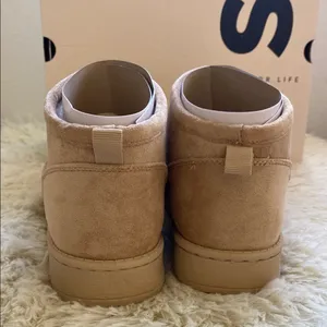 NWT SO Lupita Women's Cozy Mini Boots thumbnail 5