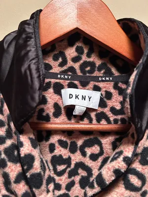 DLNY Fleece Leopard-Print Pajama Set Size M thumbnail 10