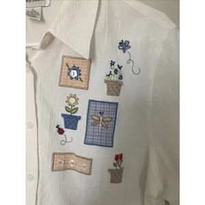 Alfred Dunner Women’s White Size 12 Top Embroidered Flowers Butterflies LadyBug thumbnail 3