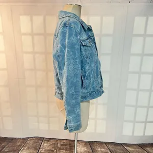 Mudd light blue denim jacket with soft white floral print size xl thumbnail 4