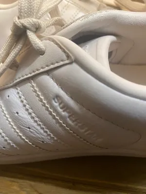 Adidas super star shell toe sneakers white size 7 *** please notice 1 shoe missing emblem inside*** thumbnail 7