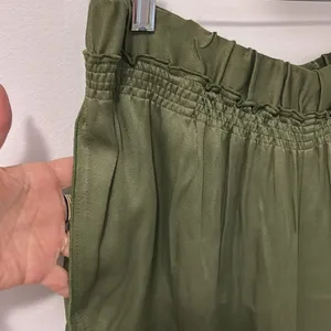 Anthropologie Saturday Sunday Olive Satin Wide Leg Pull On Pants thumbnail 8